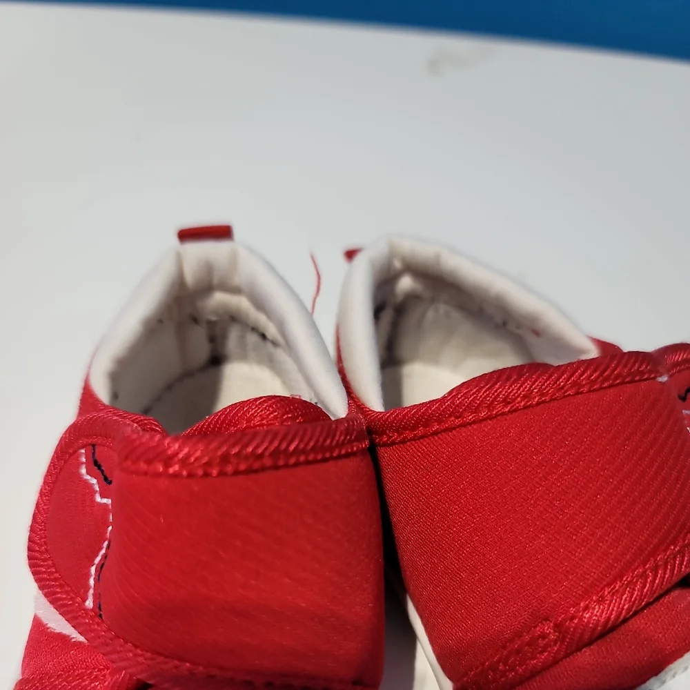 Xiaoliubao Baby Boy Red White Soft Shoes Rubber Soles Size 17 5 US